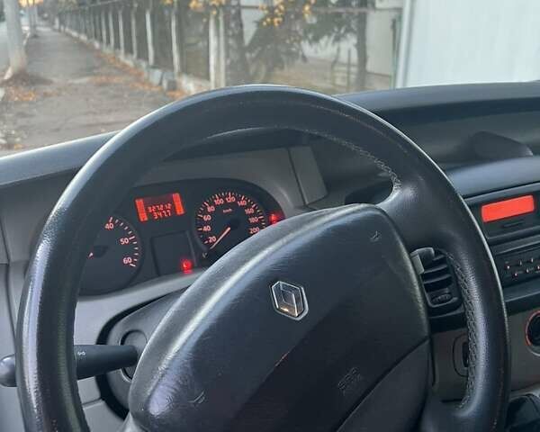 Серый Рено Трафик, объемом двигателя 1.9 л и пробегом 328 тыс. км за 8400 $, фото 18 на Automoto.ua