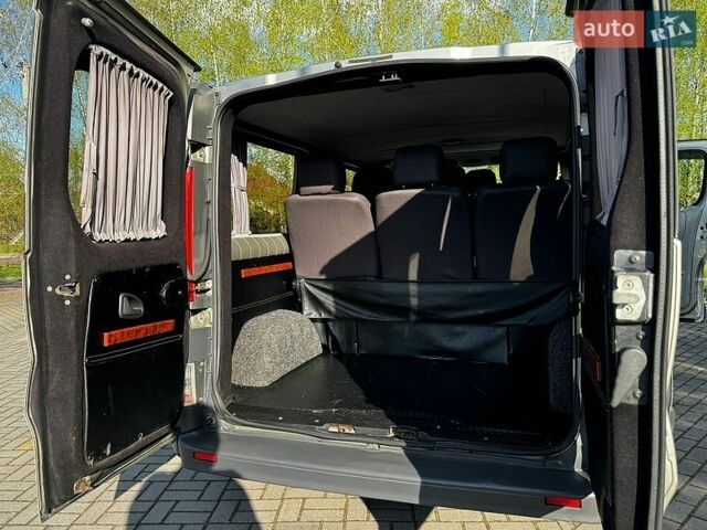Сірий Рено Трафік, об'ємом двигуна 1.9 л та пробігом 275 тис. км за 8800 $, фото 71 на Automoto.ua