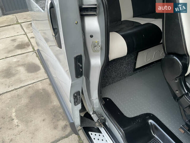Серый Рено Трафик, объемом двигателя 2.5 л и пробегом 227 тыс. км за 9700 $, фото 43 на Automoto.ua