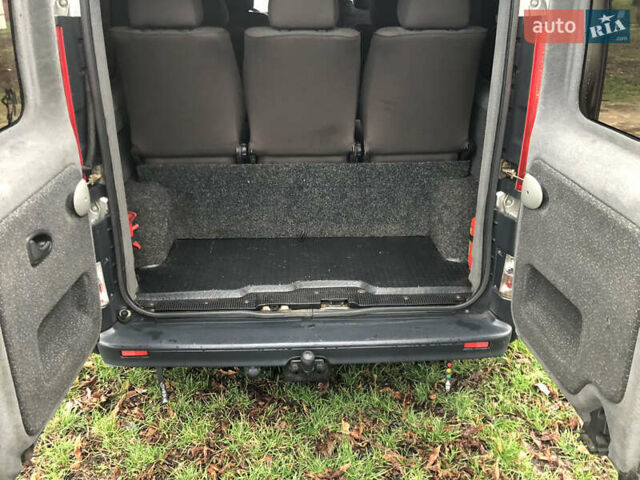 Сірий Рено Трафік, об'ємом двигуна 2 л та пробігом 271 тис. км за 8900 $, фото 31 на Automoto.ua