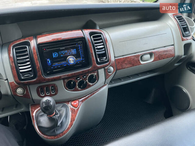 Серый Рено Трафик, объемом двигателя 2.5 л и пробегом 227 тыс. км за 9700 $, фото 25 на Automoto.ua