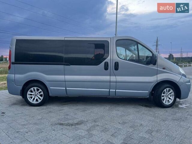 Серый Рено Трафик, объемом двигателя 2 л и пробегом 400 тыс. км за 9400 $, фото 4 на Automoto.ua