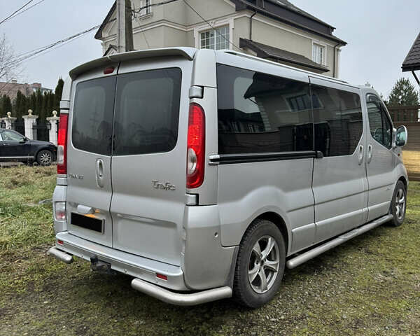Серый Рено Трафик, объемом двигателя 2.46 л и пробегом 300 тыс. км за 8800 $, фото 5 на Automoto.ua
