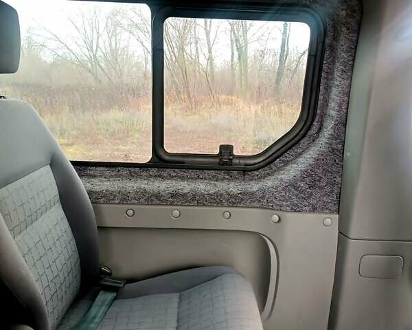 Серый Рено Трафик, объемом двигателя 2 л и пробегом 347 тыс. км за 9500 $, фото 14 на Automoto.ua