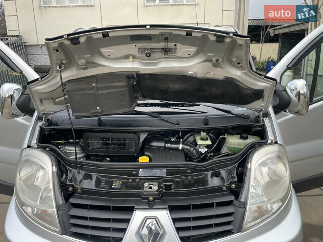 Серый Рено Трафик, объемом двигателя 2.5 л и пробегом 227 тыс. км за 9700 $, фото 57 на Automoto.ua