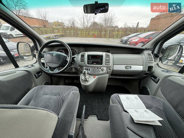 Серый Рено Трафик, объемом двигателя 2.5 л и пробегом 299 тыс. км за 12900 $, фото 10 на Automoto.ua