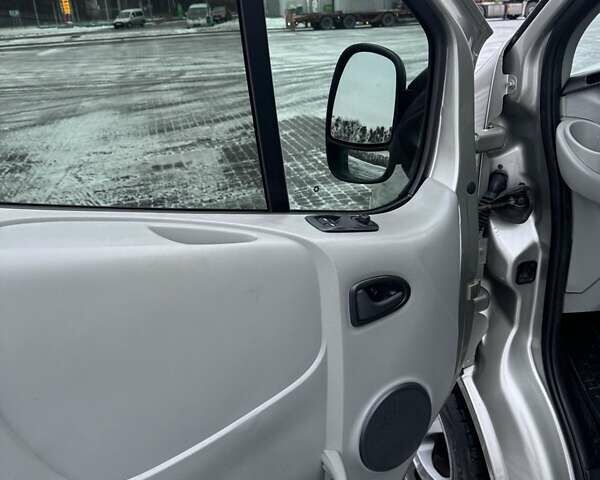 Сірий Рено Трафік, об'ємом двигуна 2 л та пробігом 280 тис. км за 7200 $, фото 10 на Automoto.ua