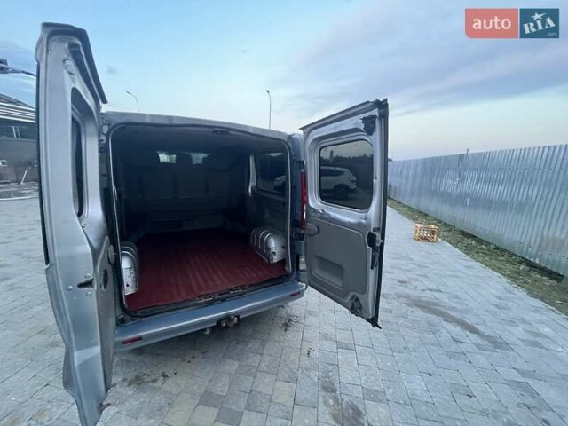 Серый Рено Трафик, объемом двигателя 2 л и пробегом 400 тыс. км за 9400 $, фото 9 на Automoto.ua