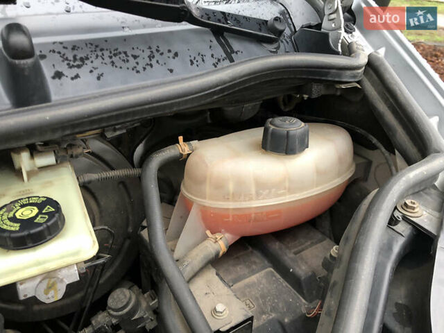 Сірий Рено Трафік, об'ємом двигуна 2 л та пробігом 271 тис. км за 8900 $, фото 33 на Automoto.ua