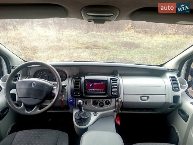 Серый Рено Трафик, объемом двигателя 2 л и пробегом 347 тыс. км за 9500 $, фото 11 на Automoto.ua