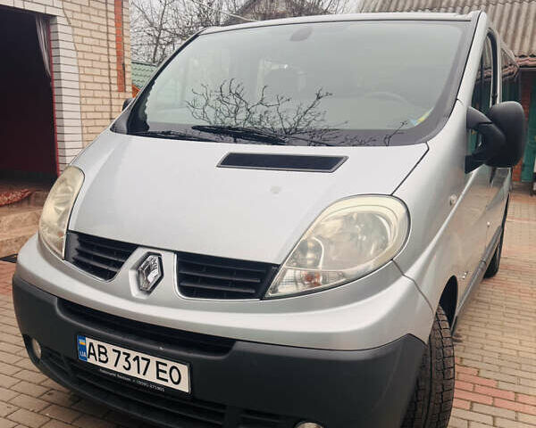 Сірий Рено Трафік, об'ємом двигуна 2 л та пробігом 205 тис. км за 10200 $, фото 4 на Automoto.ua