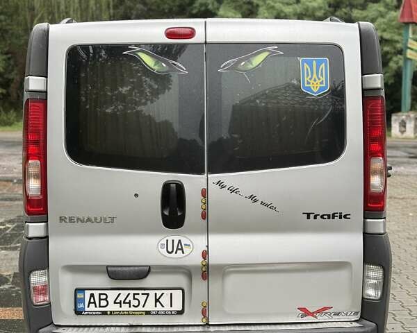 Серый Рено Трафик, объемом двигателя 2 л и пробегом 340 тыс. км за 10000 $, фото 5 на Automoto.ua