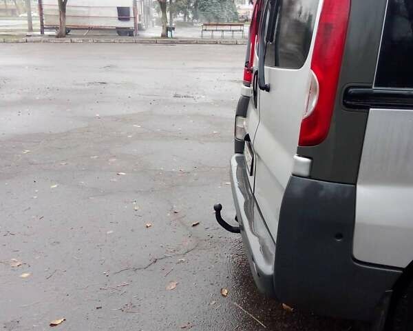 Серый Рено Трафик, объемом двигателя 2 л и пробегом 346 тыс. км за 8200 $, фото 14 на Automoto.ua