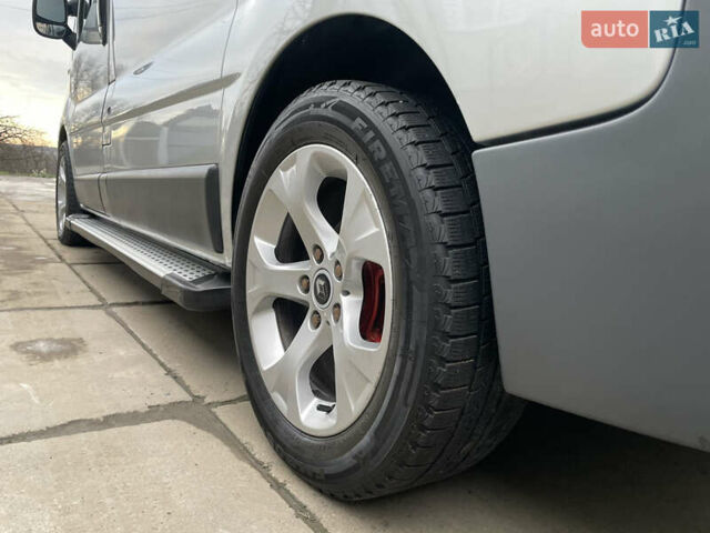 Серый Рено Трафик, объемом двигателя 2.5 л и пробегом 227 тыс. км за 9700 $, фото 27 на Automoto.ua