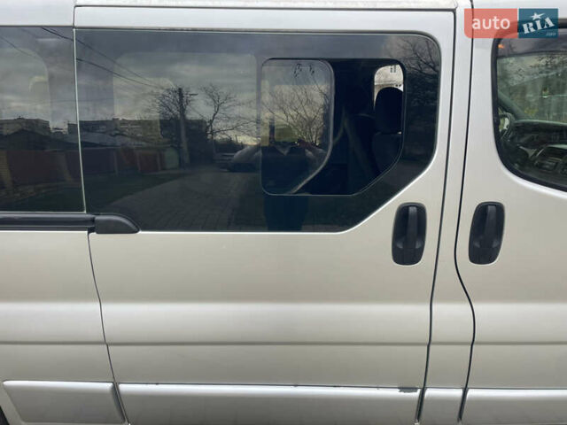 Серый Рено Трафик, объемом двигателя 2.46 л и пробегом 217 тыс. км за 8150 $, фото 18 на Automoto.ua