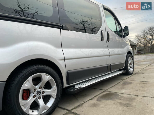 Серый Рено Трафик, объемом двигателя 2.5 л и пробегом 227 тыс. км за 9700 $, фото 8 на Automoto.ua
