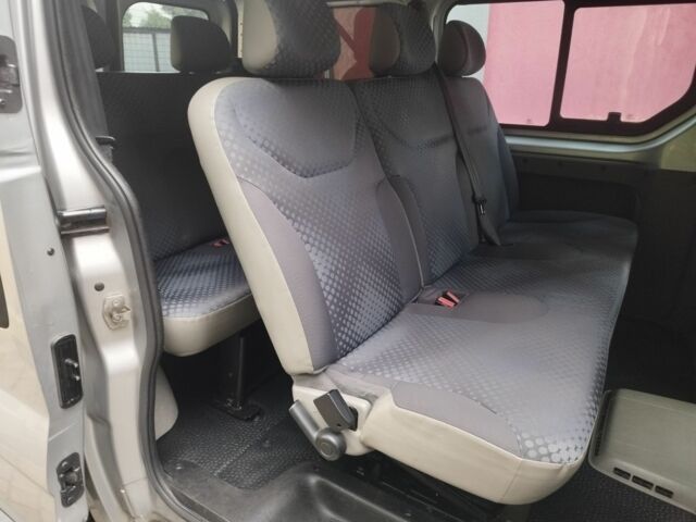 Серый Рено Трафик, объемом двигателя 2.5 л и пробегом 272 тыс. км за 3900 $, фото 6 на Automoto.ua