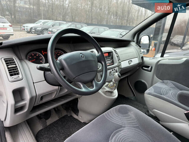 Сірий Рено Трафік, об'ємом двигуна 2.5 л та пробігом 299 тис. км за 12799 $, фото 9 на Automoto.ua