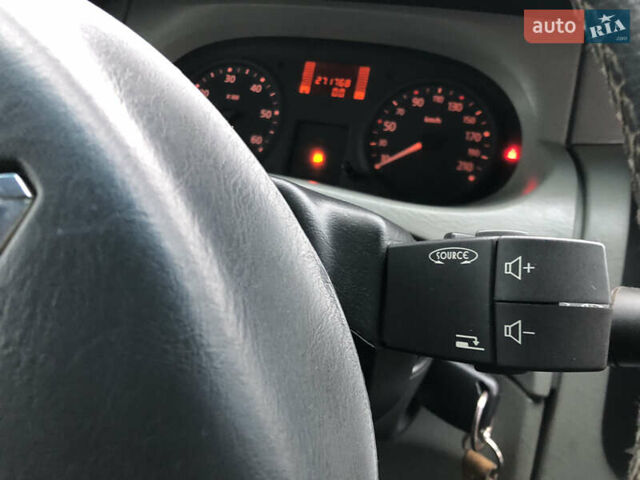 Сірий Рено Трафік, об'ємом двигуна 2 л та пробігом 271 тис. км за 8900 $, фото 24 на Automoto.ua