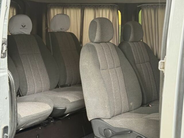 Сірий Рено Трафік, об'ємом двигуна 2 л та пробігом 320 тис. км за 9950 $, фото 7 на Automoto.ua