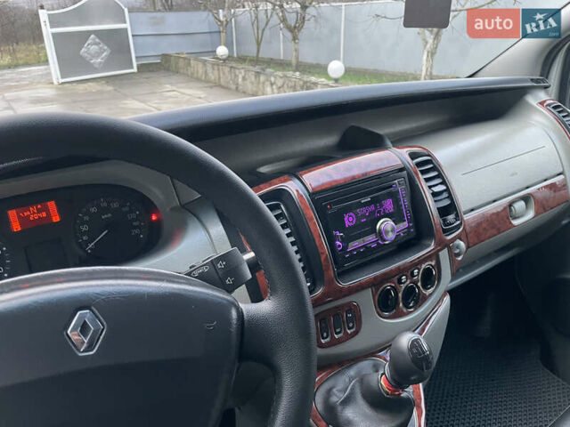 Серый Рено Трафик, объемом двигателя 2.5 л и пробегом 227 тыс. км за 9700 $, фото 24 на Automoto.ua