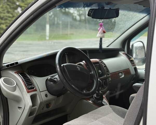 Серый Рено Трафик, объемом двигателя 2 л и пробегом 340 тыс. км за 10000 $, фото 7 на Automoto.ua