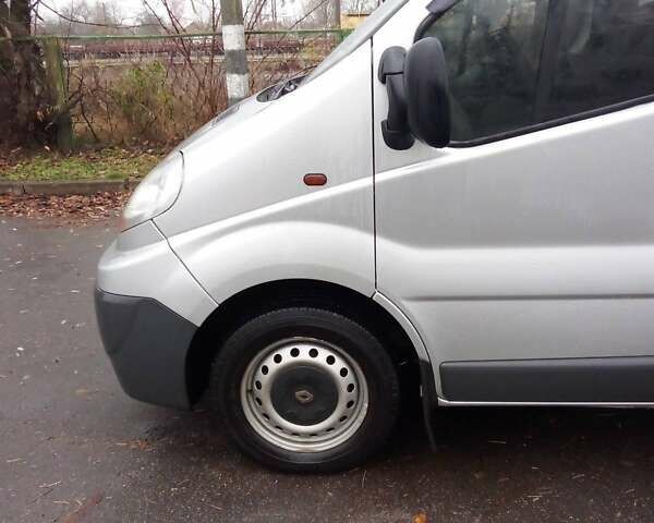 Серый Рено Трафик, объемом двигателя 2 л и пробегом 346 тыс. км за 8200 $, фото 11 на Automoto.ua