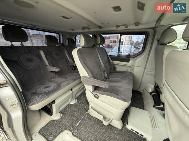 Серый Рено Трафик, объемом двигателя 2.5 л и пробегом 299 тыс. км за 12900 $, фото 12 на Automoto.ua