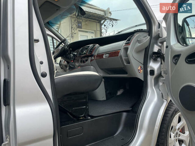 Серый Рено Трафик, объемом двигателя 2.5 л и пробегом 227 тыс. км за 9700 $, фото 48 на Automoto.ua