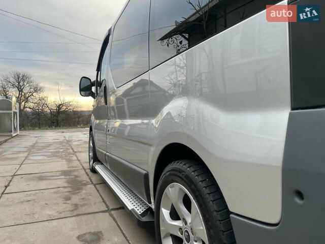 Серый Рено Трафик, объемом двигателя 2.5 л и пробегом 227 тыс. км за 9700 $, фото 5 на Automoto.ua