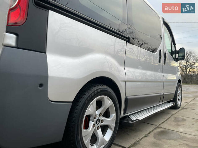 Серый Рено Трафик, объемом двигателя 2.5 л и пробегом 227 тыс. км за 9700 $, фото 7 на Automoto.ua