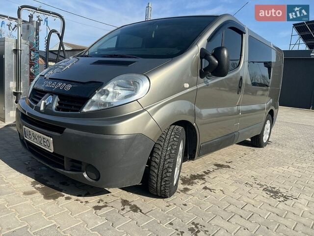 Серый Рено Трафик, объемом двигателя 0 л и пробегом 240 тыс. км за 7650 $, фото 1 на Automoto.ua