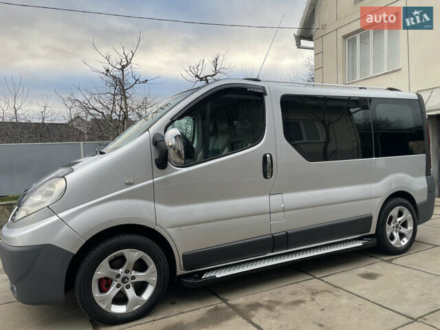 Серый Рено Трафик, объемом двигателя 2.5 л и пробегом 227 тыс. км за 9700 $, фото 31 на Automoto.ua