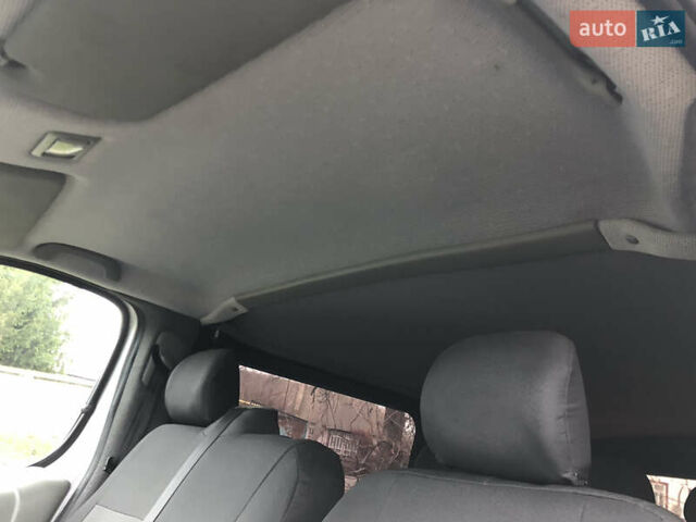 Сірий Рено Трафік, об'ємом двигуна 2 л та пробігом 271 тис. км за 8900 $, фото 15 на Automoto.ua