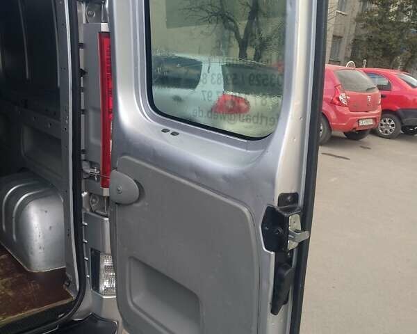 Серый Рено Трафик, объемом двигателя 2 л и пробегом 228 тыс. км за 10700 $, фото 20 на Automoto.ua