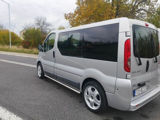 Серый Рено Трафик, объемом двигателя 2.5 л и пробегом 272 тыс. км за 3900 $, фото 1 на Automoto.ua