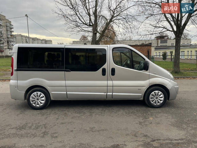 Серый Рено Трафик, объемом двигателя 2.46 л и пробегом 217 тыс. км за 8150 $, фото 6 на Automoto.ua