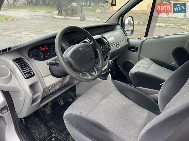 Серый Рено Трафик, объемом двигателя 2.46 л и пробегом 217 тыс. км за 8150 $, фото 10 на Automoto.ua