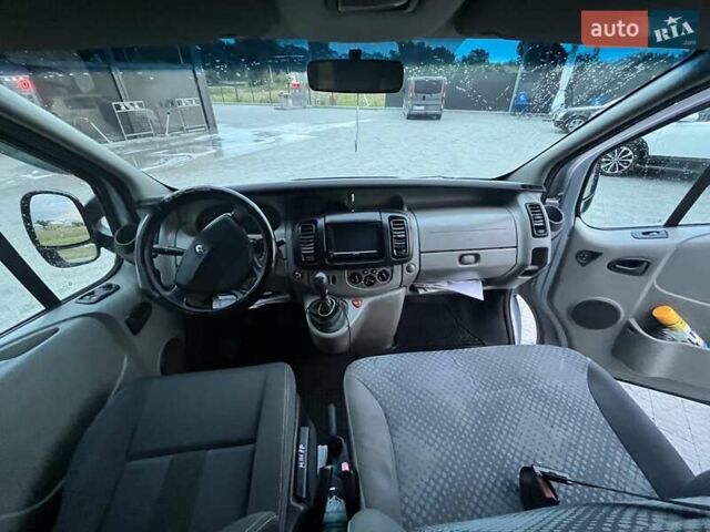 Серый Рено Трафик, объемом двигателя 2 л и пробегом 400 тыс. км за 9400 $, фото 14 на Automoto.ua
