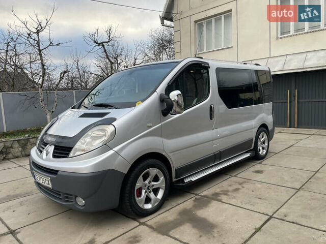 Серый Рено Трафик, объемом двигателя 2.5 л и пробегом 227 тыс. км за 9700 $, фото 32 на Automoto.ua