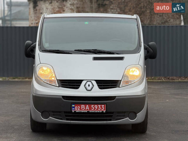 Сірий Рено Трафік, об'ємом двигуна 2.5 л та пробігом 299 тис. км за 12799 $, фото 5 на Automoto.ua