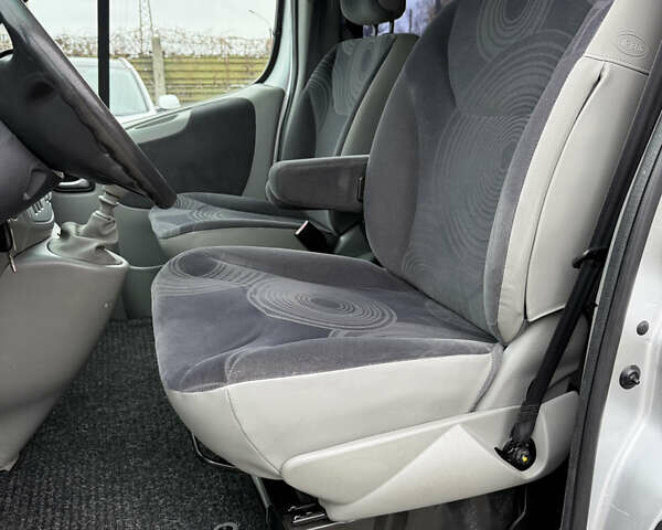 Серый Рено Трафик, объемом двигателя 2.5 л и пробегом 299 тыс. км за 12900 $, фото 23 на Automoto.ua