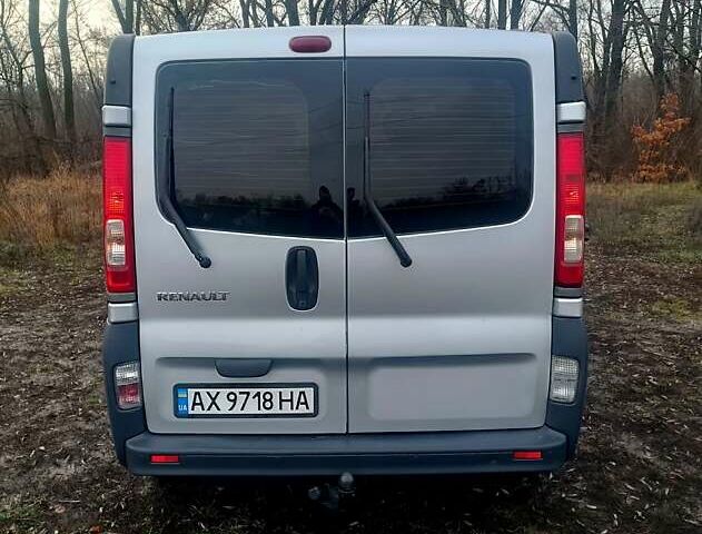 Серый Рено Трафик, объемом двигателя 2 л и пробегом 347 тыс. км за 9500 $, фото 4 на Automoto.ua