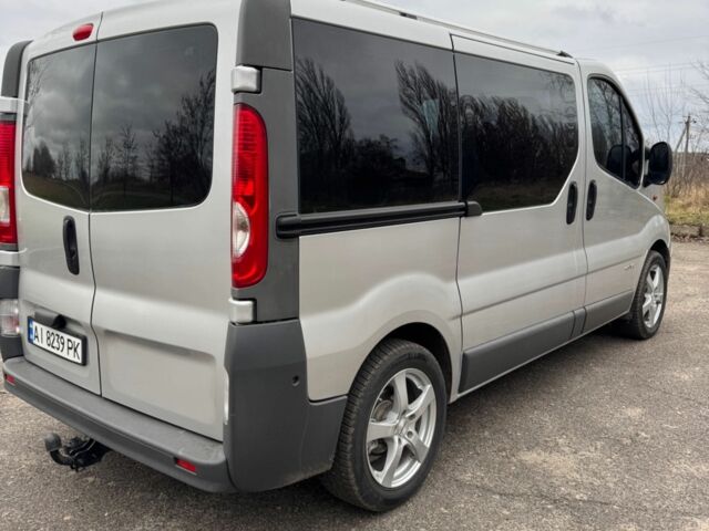 Серый Рено Трафик, объемом двигателя 2.5 л и пробегом 263 тыс. км за 9600 $, фото 3 на Automoto.ua