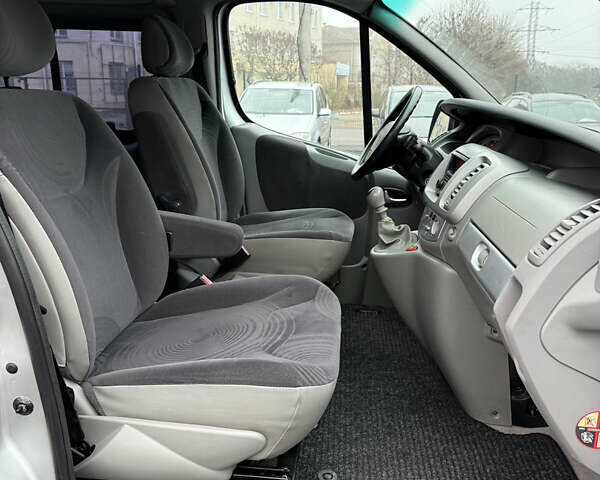 Сірий Рено Трафік, об'ємом двигуна 2.5 л та пробігом 299 тис. км за 12799 $, фото 11 на Automoto.ua