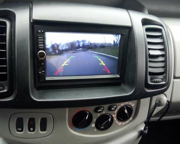 Серый Рено Трафик, объемом двигателя 2 л и пробегом 346 тыс. км за 8200 $, фото 5 на Automoto.ua