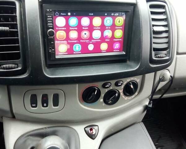 Серый Рено Трафик, объемом двигателя 2 л и пробегом 346 тыс. км за 8200 $, фото 7 на Automoto.ua