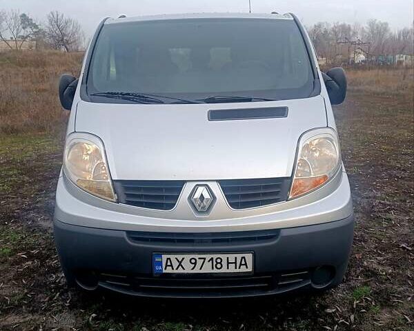 Серый Рено Трафик, объемом двигателя 2 л и пробегом 347 тыс. км за 9500 $, фото 1 на Automoto.ua