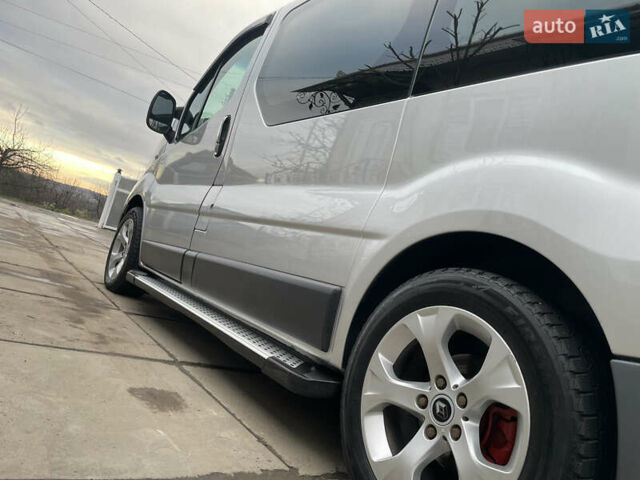 Серый Рено Трафик, объемом двигателя 2.5 л и пробегом 227 тыс. км за 9700 $, фото 28 на Automoto.ua