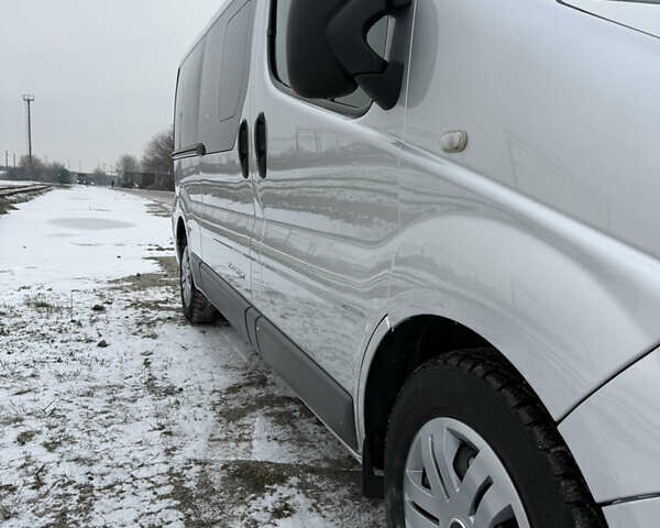 Серый Рено Трафик, объемом двигателя 2 л и пробегом 309 тыс. км за 10900 $, фото 13 на Automoto.ua